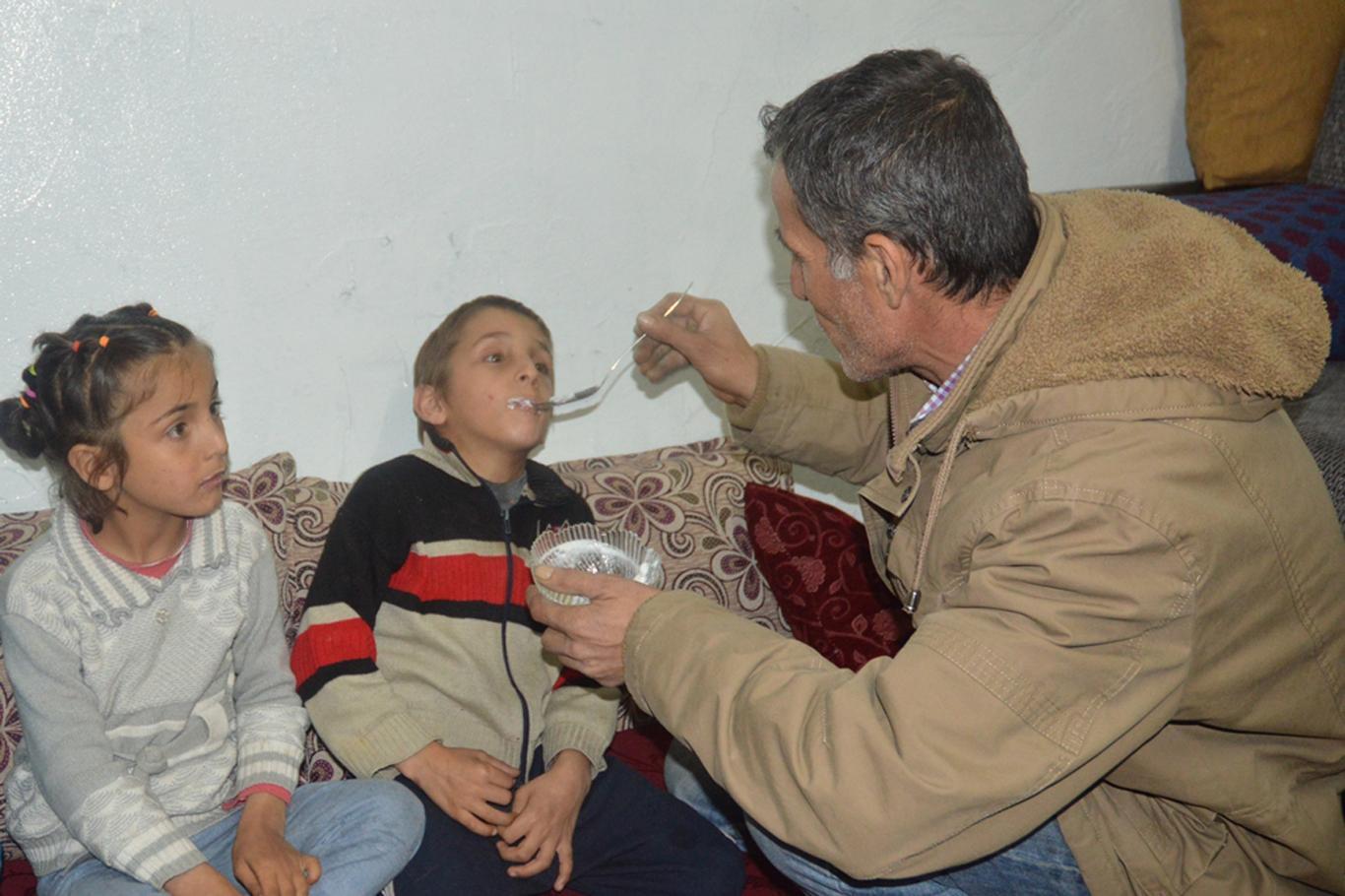 Suriyeli aile engelli çocukları için yardım bekliyor